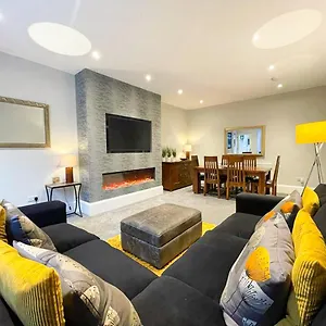 2bed, Private Garden & Fireplace, Near Water Of Leith , Edinburgh United Kingdom