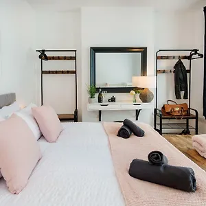 Nomi Homes - - Bookdirect - - - Wifi , Exeter United Kingdom